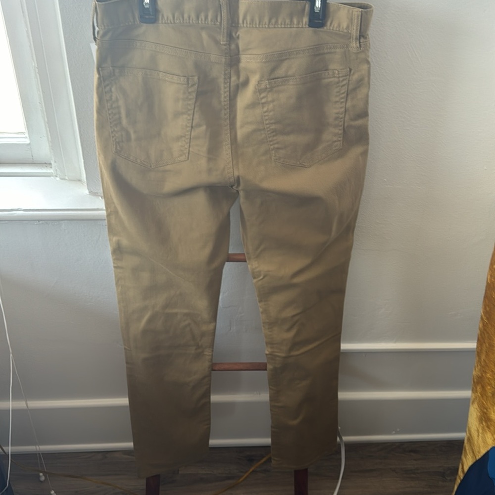 Old navy slim jean khakis - Picture 4 of 4